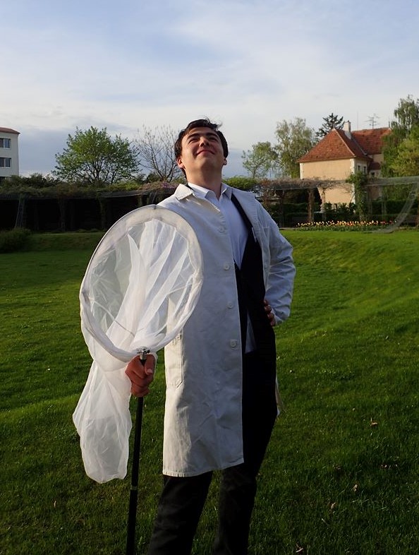 Na obrázku je organizátor FN Šimon Zeman